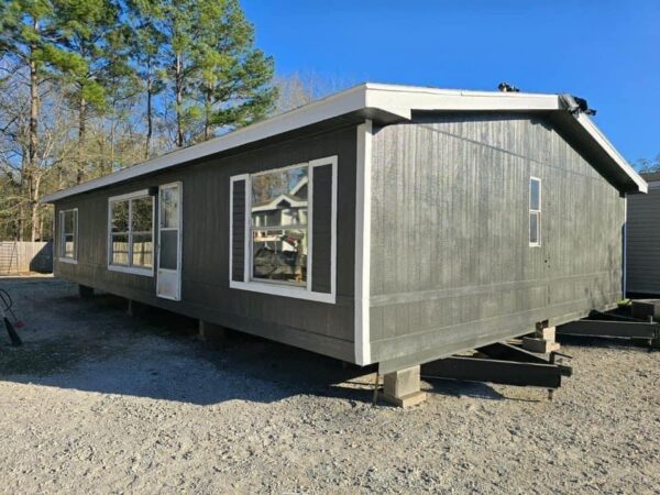  Mobile home for sale